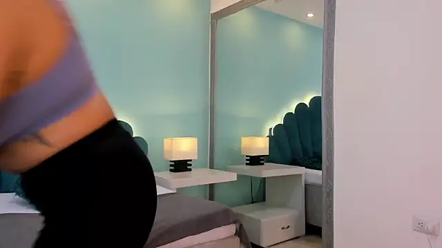 sharlott18 élő XXX-chatje