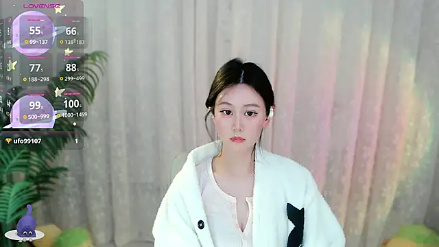 Aimee-520: онлайн-секс-чат