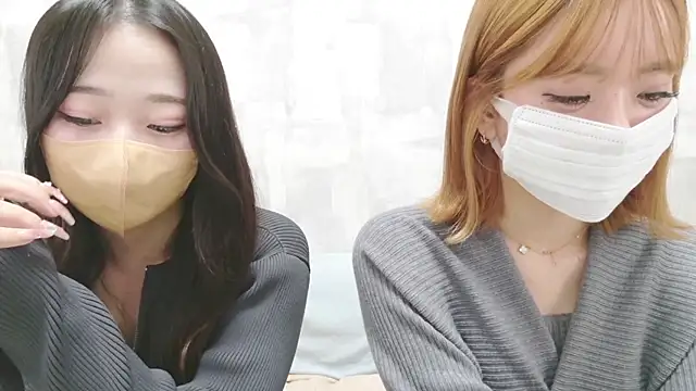 LOVE_MOMO_LOVE's Live XXX Chat