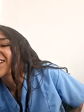 CAROLINE__07's Live XXX Chat