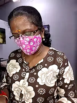 XXX chat uživo modela umashreetamil