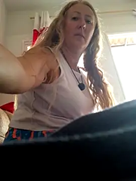 MILEIDE980 élő XXX-chatje