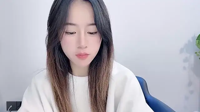 chloe-01's Live XXX Chat