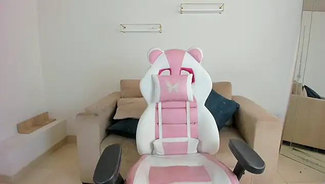 april_smiith élő XXX-chatje