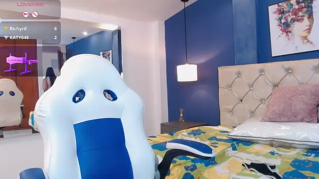 Lucy_whitee's Live XXX Chat