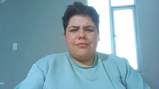 Hailey_Curvy élő XXX-chatje