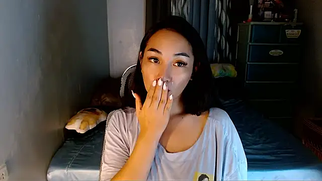 SweetLilly_18's Webcam Show