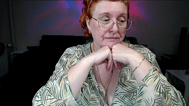 JoannaAndNeighbour's Live XXX Chat