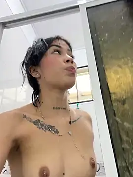 LatinaDollXXX's Live XXX Chat