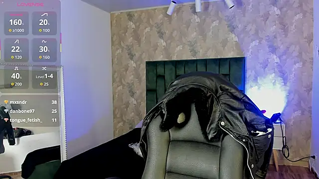 april_dumont élő XXX-chatje