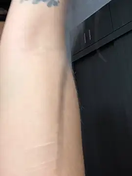 LatinaDollXXX élő XXX-chatje