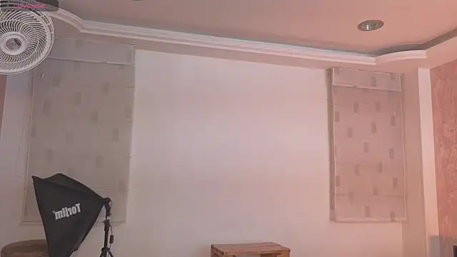 _sharlotte777 élő XXX-chatje