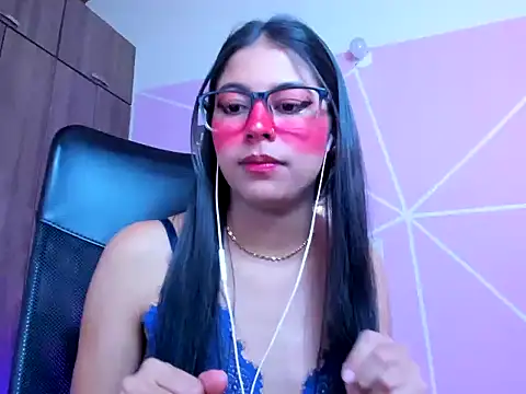 _ALLYSON18_'s Live XXX Chat