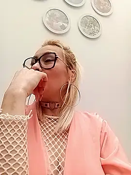 CandieGilson__'s Live XXX Chat