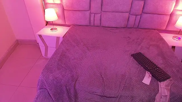 _Emily_rosee_'s Live XXX Chat