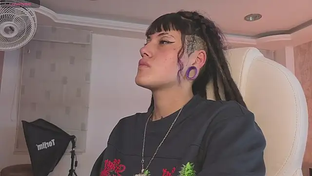 _sharlotte777's Live XXX Chat