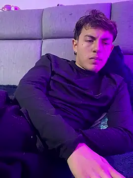 NaytonFreeman Chat XXX live