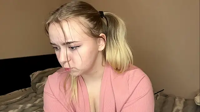 ZaraCreedon's Live XXX Chat