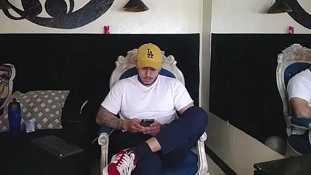 Онлайн чат XXX jeisonstark