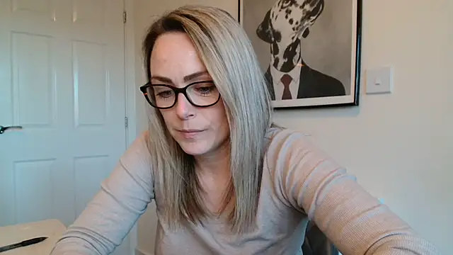 Chatroom XXX en direct de LouiseLovesFun