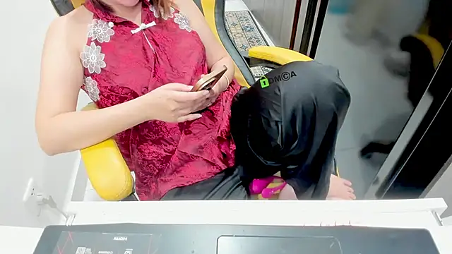 Clumsy_Girl Live XXX-Chat