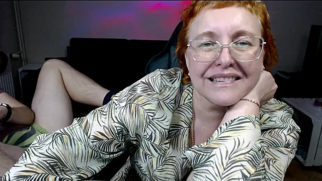 JoannaAndNeighbour's Live XXX Chat