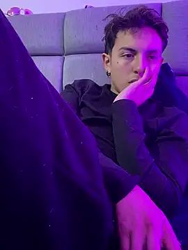 NaytonFreeman 现场XXX聊天