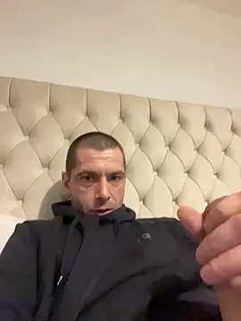 Kinkycouple142's Live XXX Chat