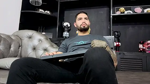 matteosantos' Live XXX Chat