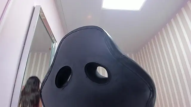 LORELAIGIVENのライブXXXチャット