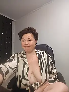 EllaLove2277's Live XXX Chat