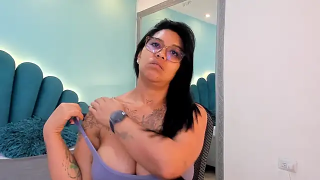 sharlott18 Live XXX-Chat