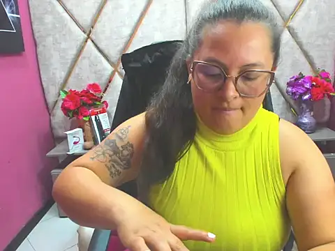 Sarah_Boobs_ élő XXX-chatje