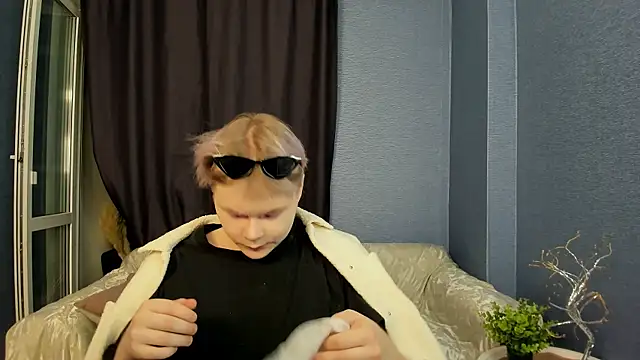 Brian_Mils Adlı Modelin Canlı XXX Sohbeti