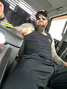 Beardedtattood's Live XXX Chat