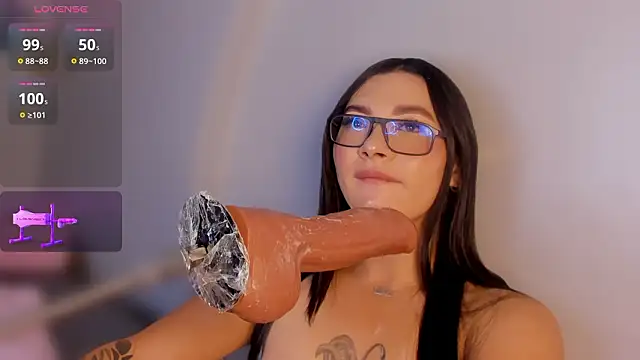 Juli_Casanova élő XXX-chatje