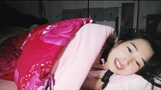 hebe-02's Live XXX Chat