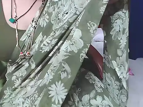 sunitha-3's Live XXX Chat