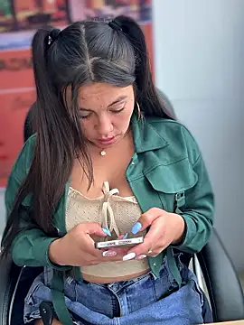 Chatroom XXX en direct de LIZ-06_