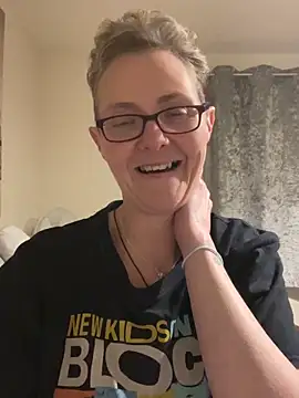 Curvy-Jinx – Live XXX-chat