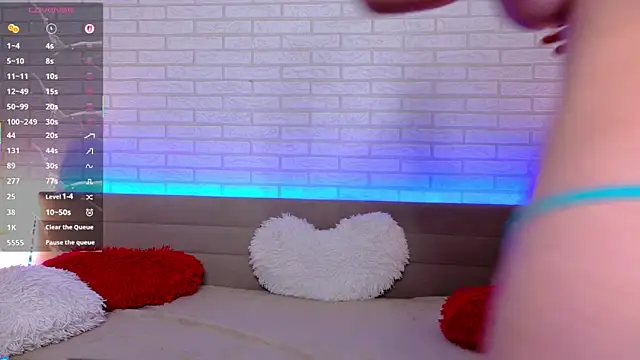 Онлайн чат XXX ElaraRossy