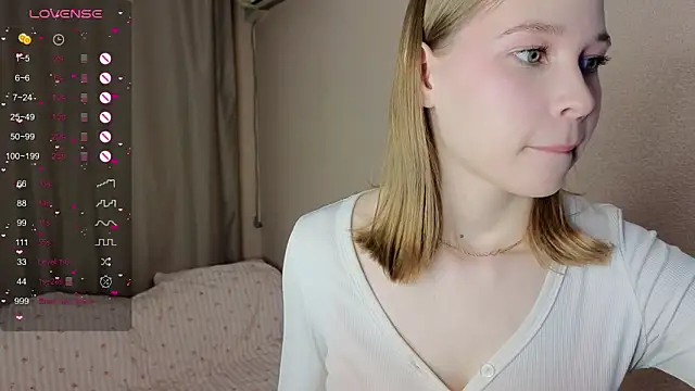 Онлайн чат XXX vickky_shy