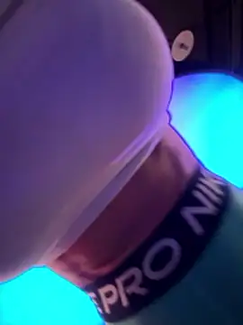 F3ckd0lllucy Adlı Modelin Canlı XXX Sohbeti