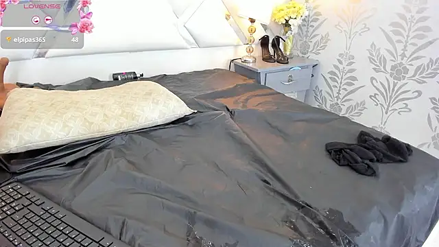 selenareyes Chat XXX live