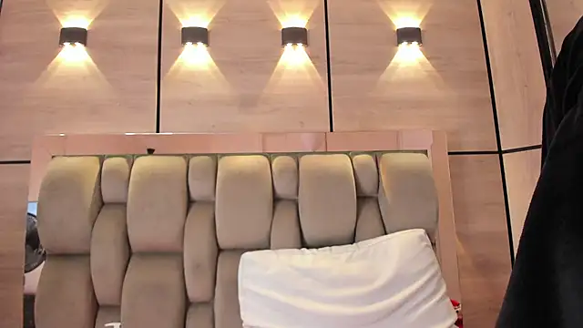 karol_lewiss Chat XXX live