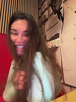 TattooGirlAlia: απευθείας συνομιλία ΧΧΧ