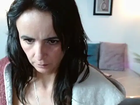 Juliana__lx élő XXX-chatje