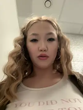 Aiko_Yumi's Webcam Show