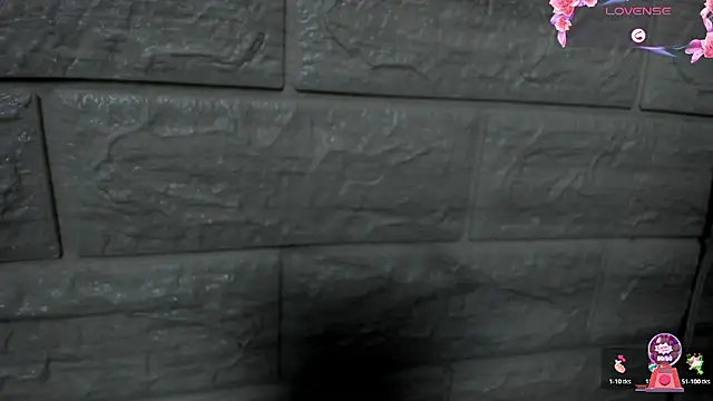 alice__tylor élő XXX-chatje