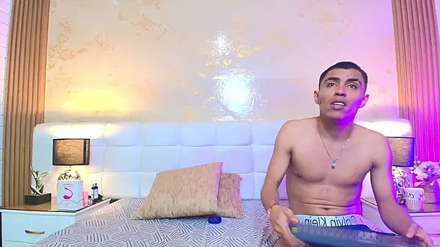 Онлайн чат XXX Laura_And__Andres